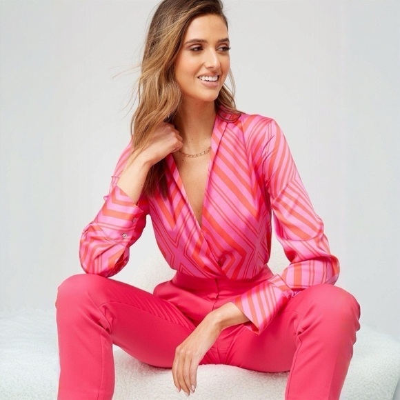 Mango Geometric Satin Print Blouse Size 8 - Picture 2 of 8